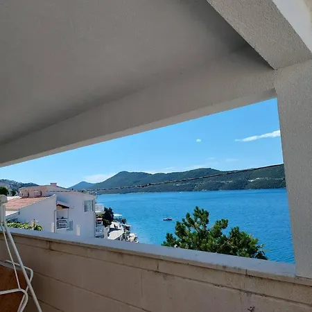Lamia Guest house