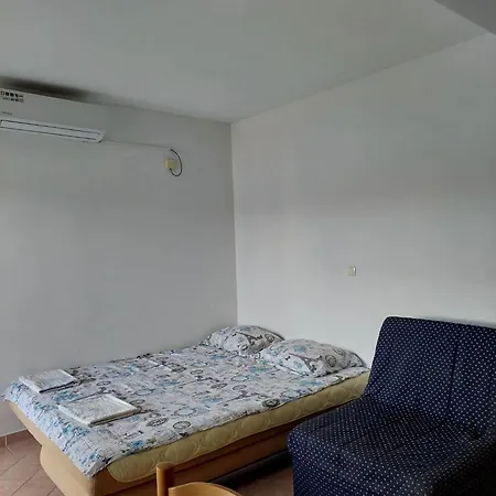 Lamia Guest house