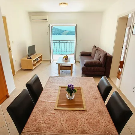 Lamia بيت ضيافة 3*